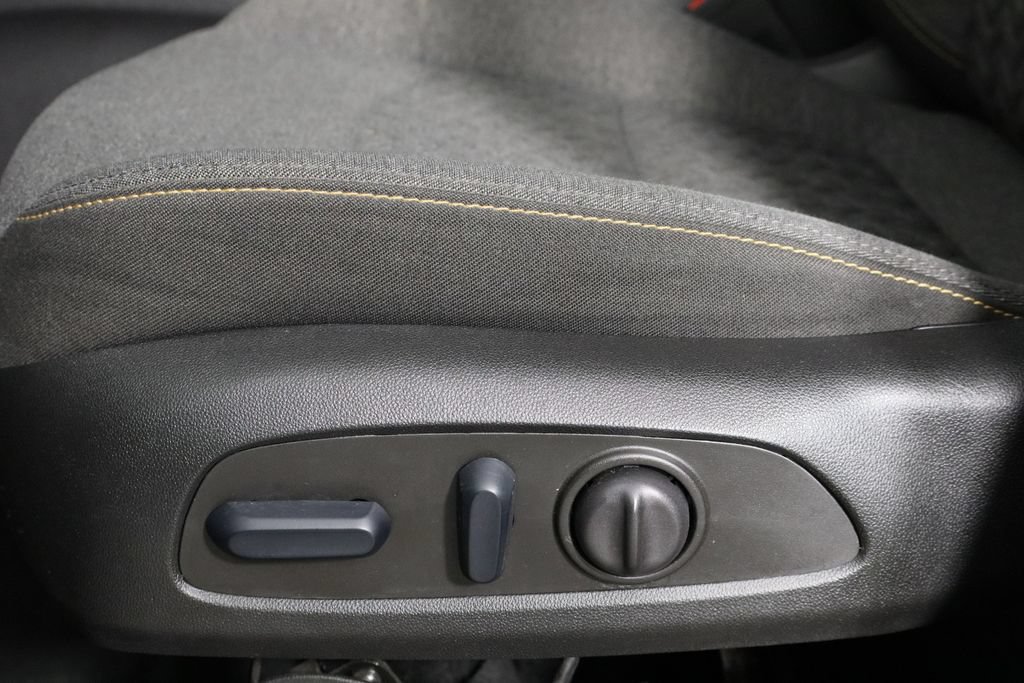 Used 2023 Chevrolet Equinox LT FWD image 24