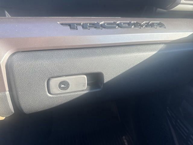 Used 2025 Toyota Tacoma SR5 image 15