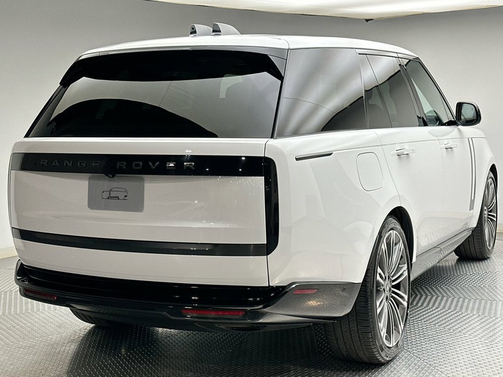 Used 2024 Land Rover Range Rover SE AWD/4WD image 13