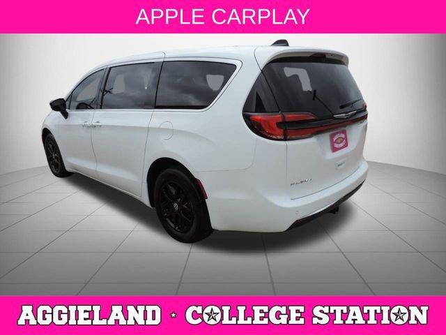 Used 2024 Chrysler Pacifica Touring FWD image 6
