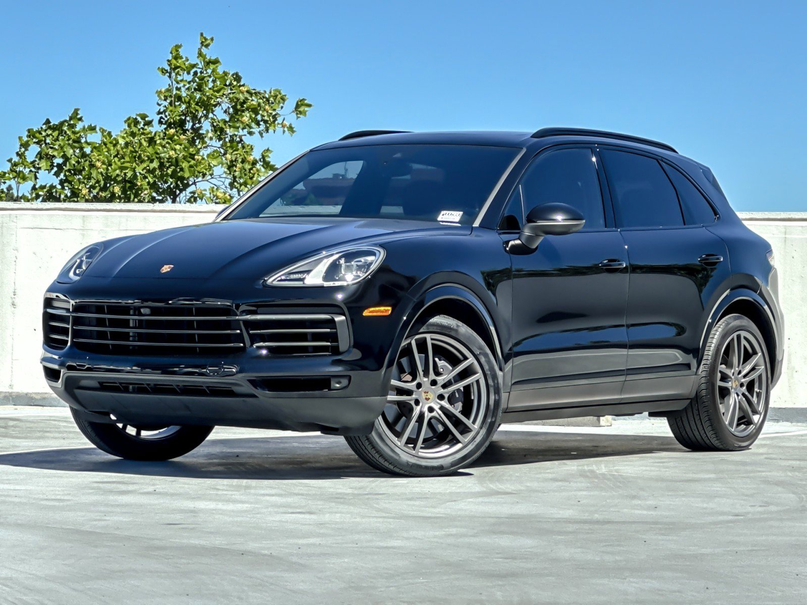Certified 2022 Porsche Cayenne Platinum Edition image 1