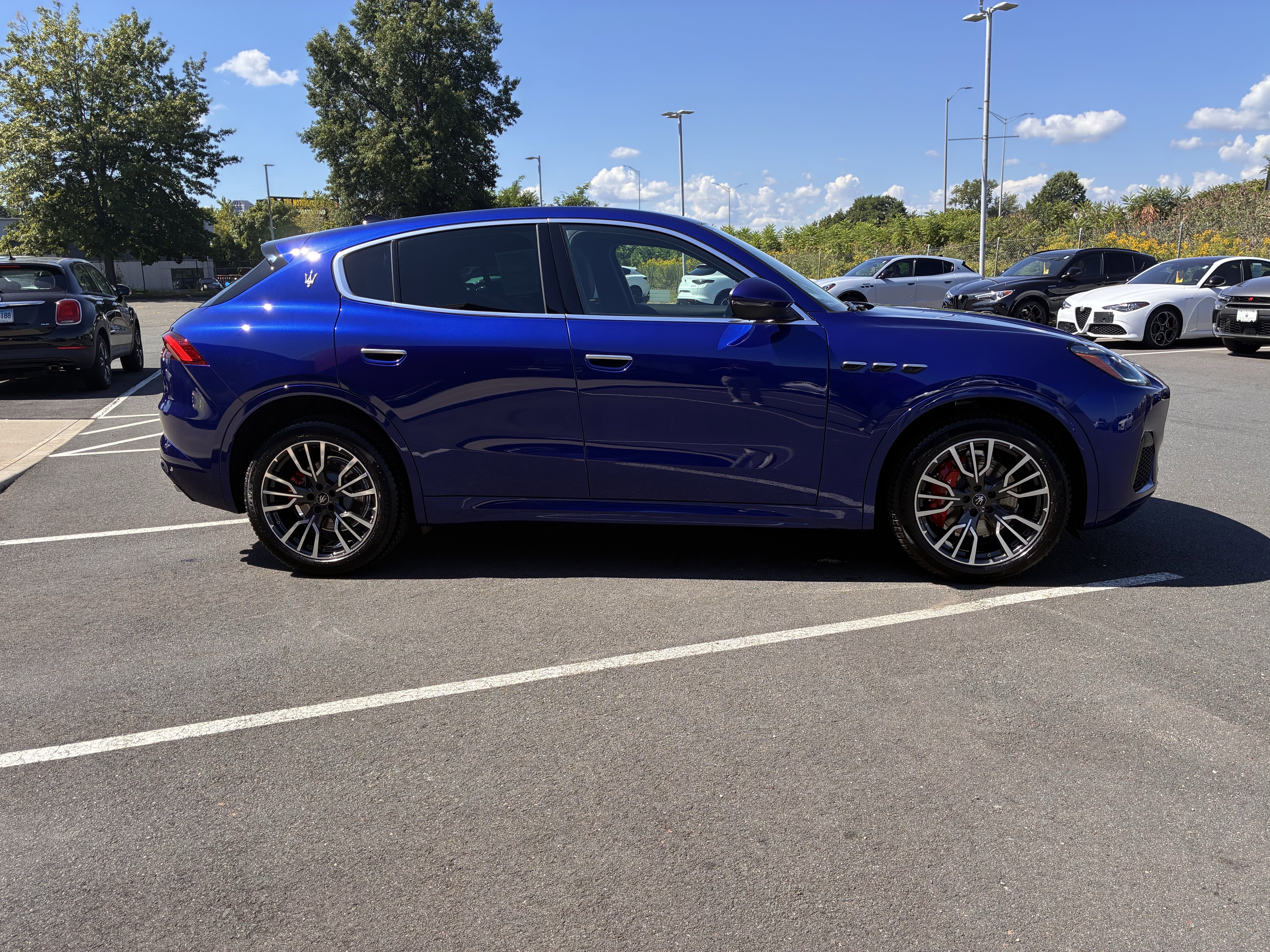 New 2025 Maserati Grecale GT image 5