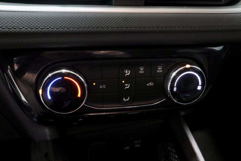 Used 2024 Chevrolet TrailBlazer LT w/ Driver Confidence Package FWD image 32
