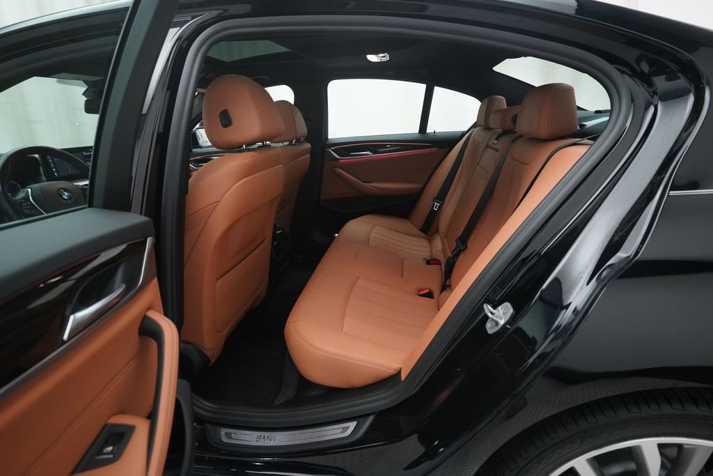 Used 2021 BMW 530i xDrive w/ Convenience Package image 16