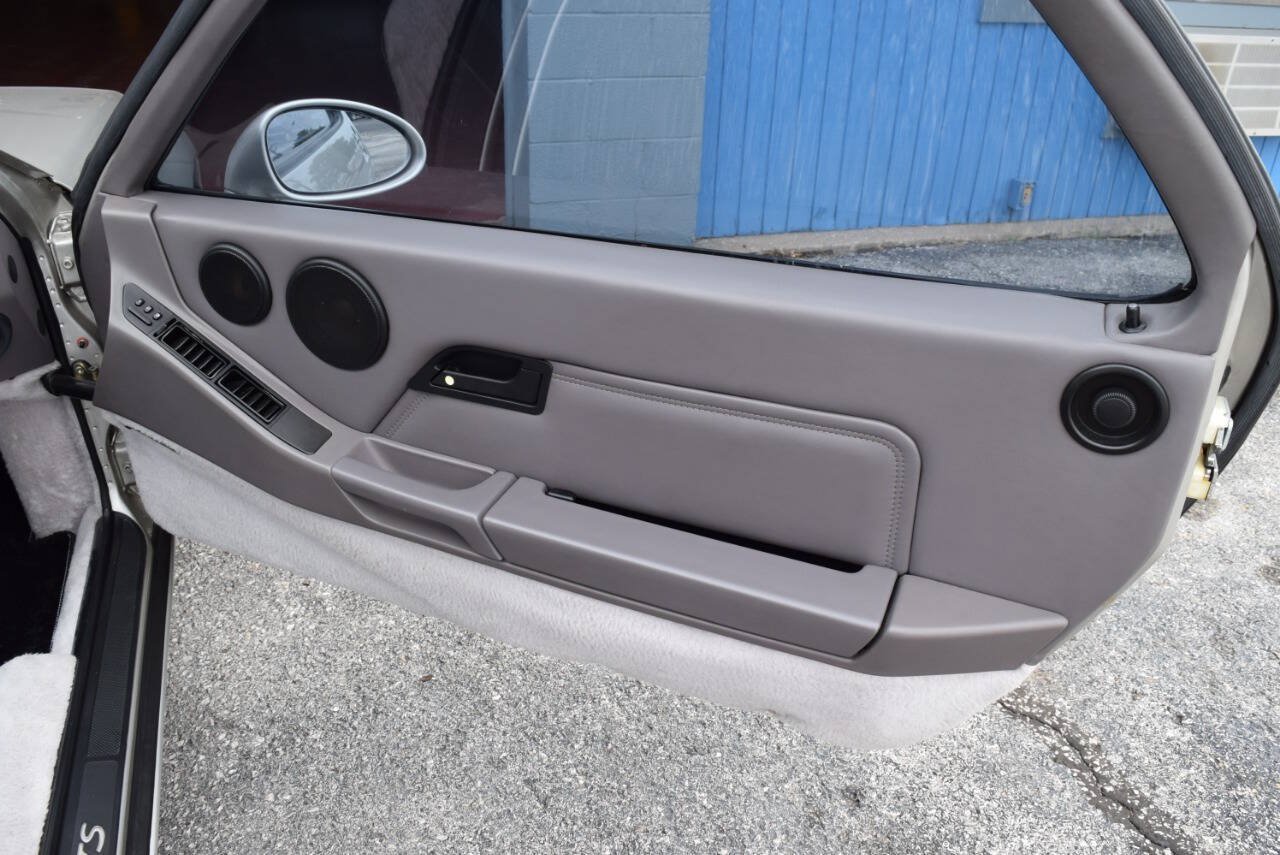Used 1993 Porsche 928 GTS RWD image 49