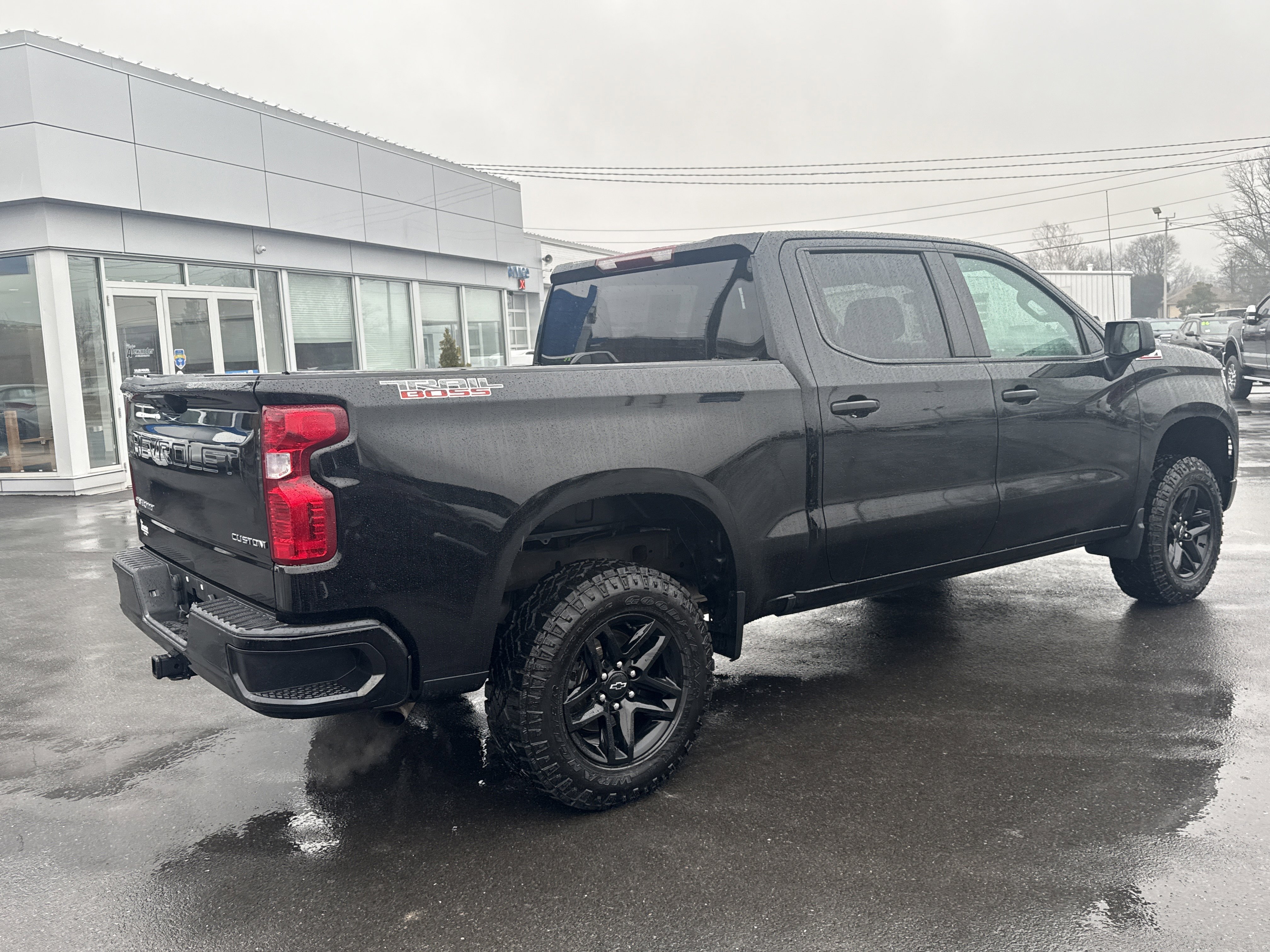 Used 2023 Chevrolet Silverado 1500 Custom Trail Boss image 3