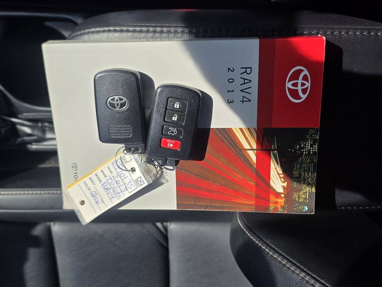 Used 2013 Toyota RAV4 Limited AWD/4WD image 30