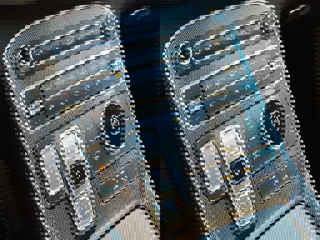 Used 2023 Hyundai Santa Fe SEL image 15