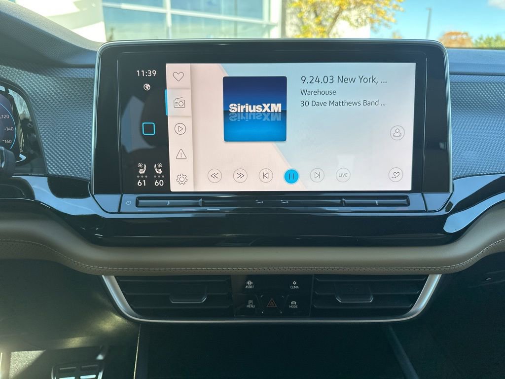 New 2026 Volkswagen Atlas Cross Sport SEL R-Line image 16