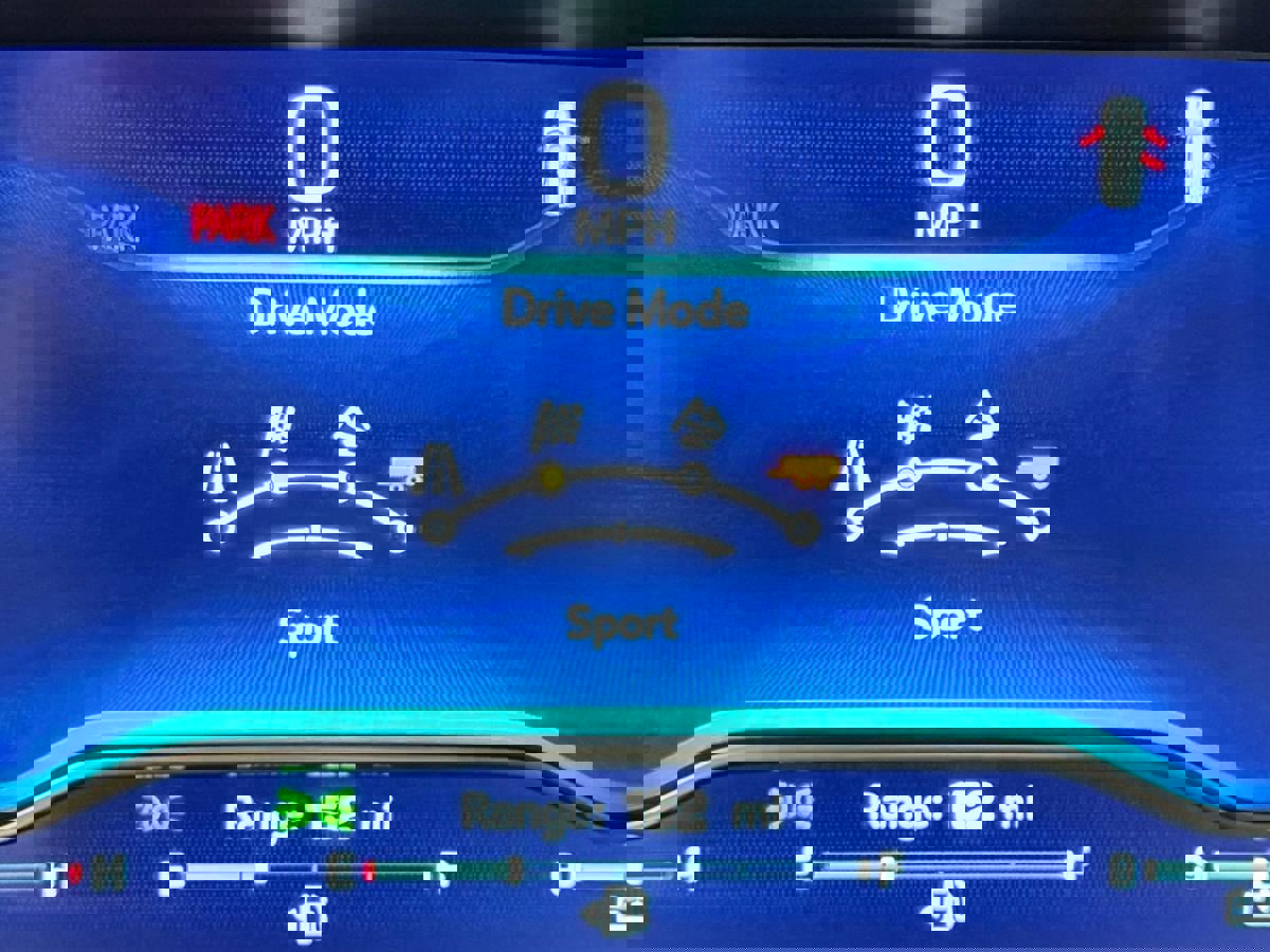 Used 2024 Chevrolet Suburban RST w/ Luxury Package image 24