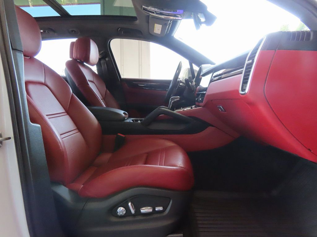 Used 2019 Porsche Cayenne image 25