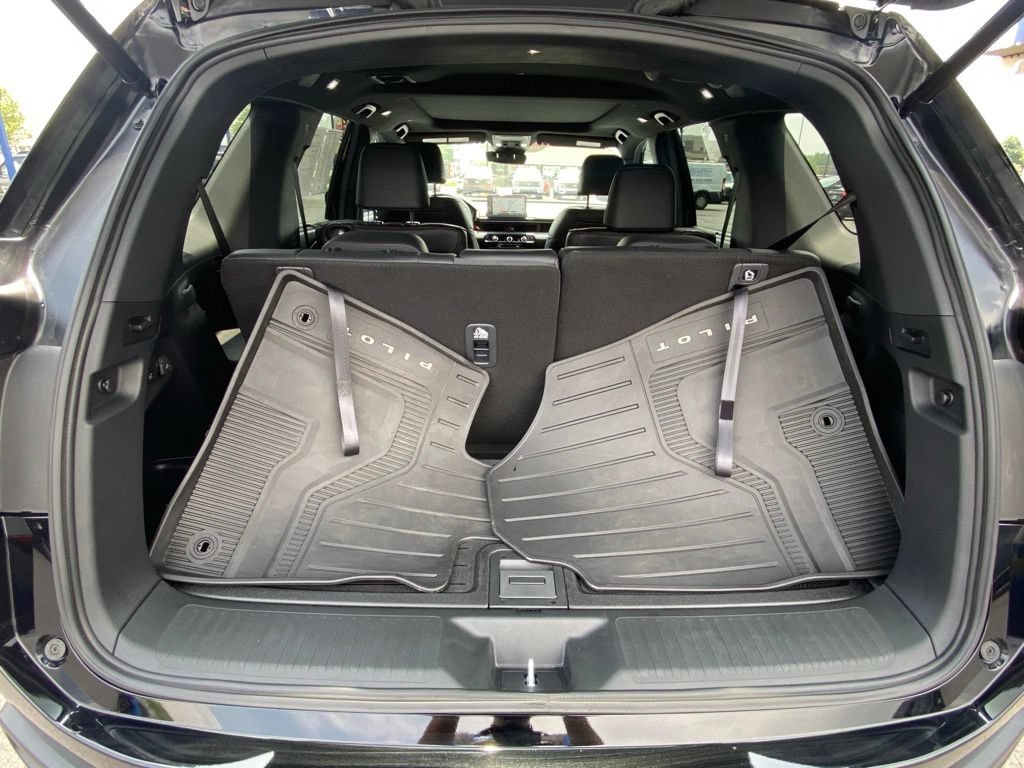 Used 2025 Honda Pilot Black Edition image 53