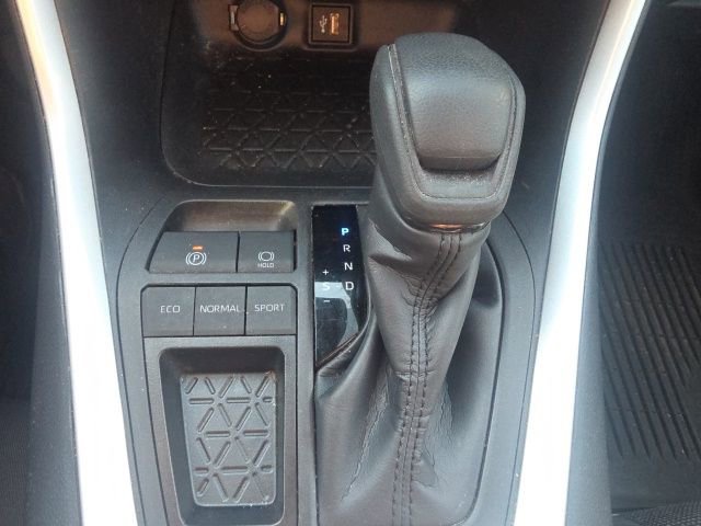 Used 2024 Toyota RAV4 LE image 17