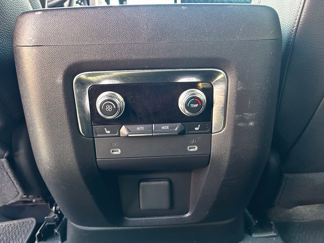 Used 2023 GMC Yukon XL Denali AWD/4WD image 29
