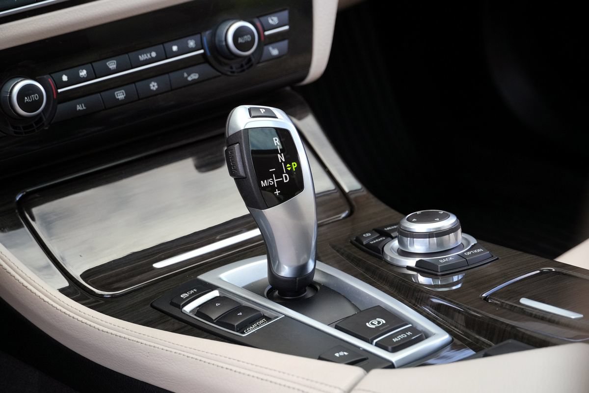 Used 2012 BMW 528i Sedan RWD image 9