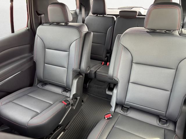 New 2026 Chevrolet Traverse Z71 w/ Driver Confidence Package AWD/4WD image 13