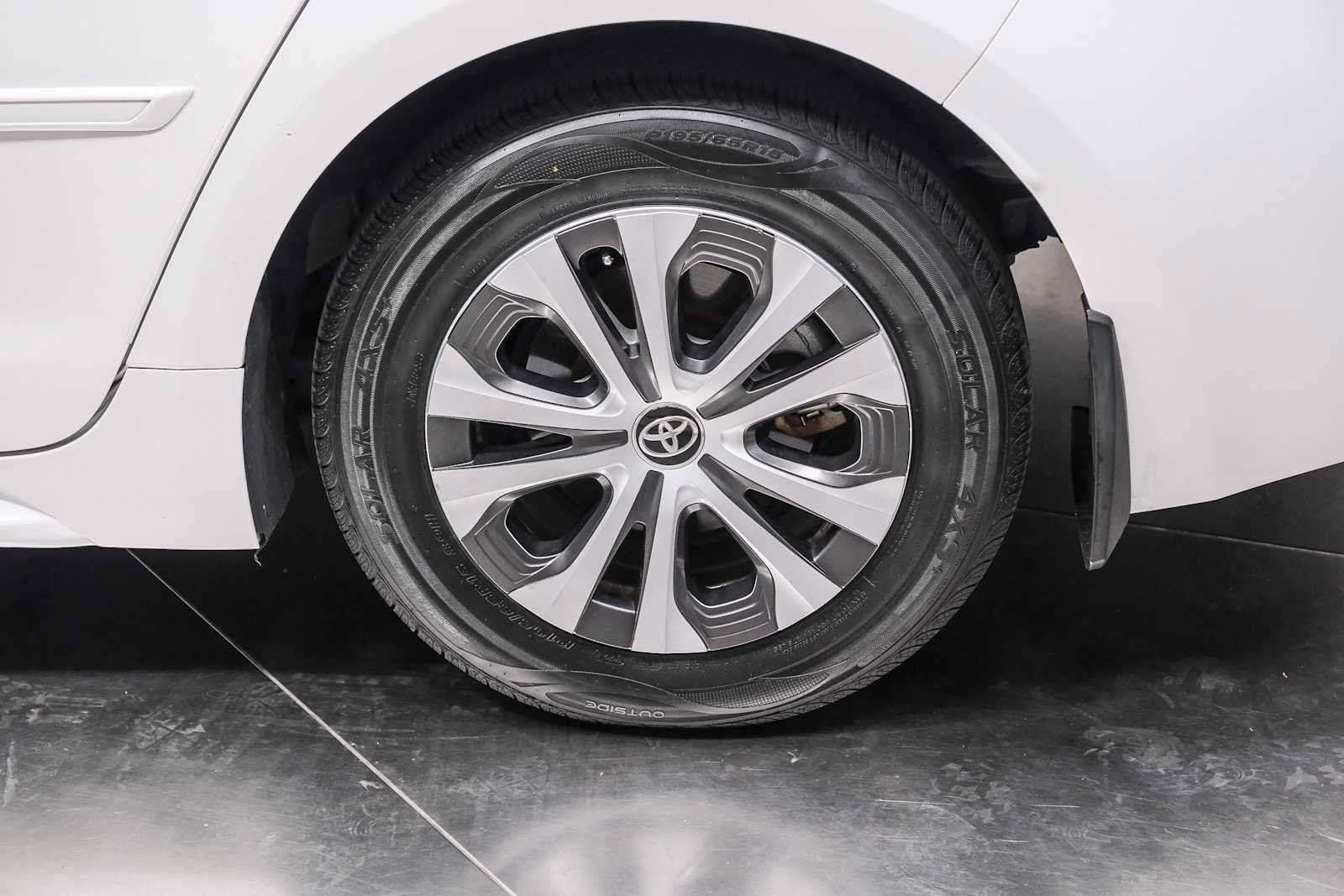 Used 2021 Toyota Corolla LE w/ Carpet Mat Package (TMS) FWD image 9