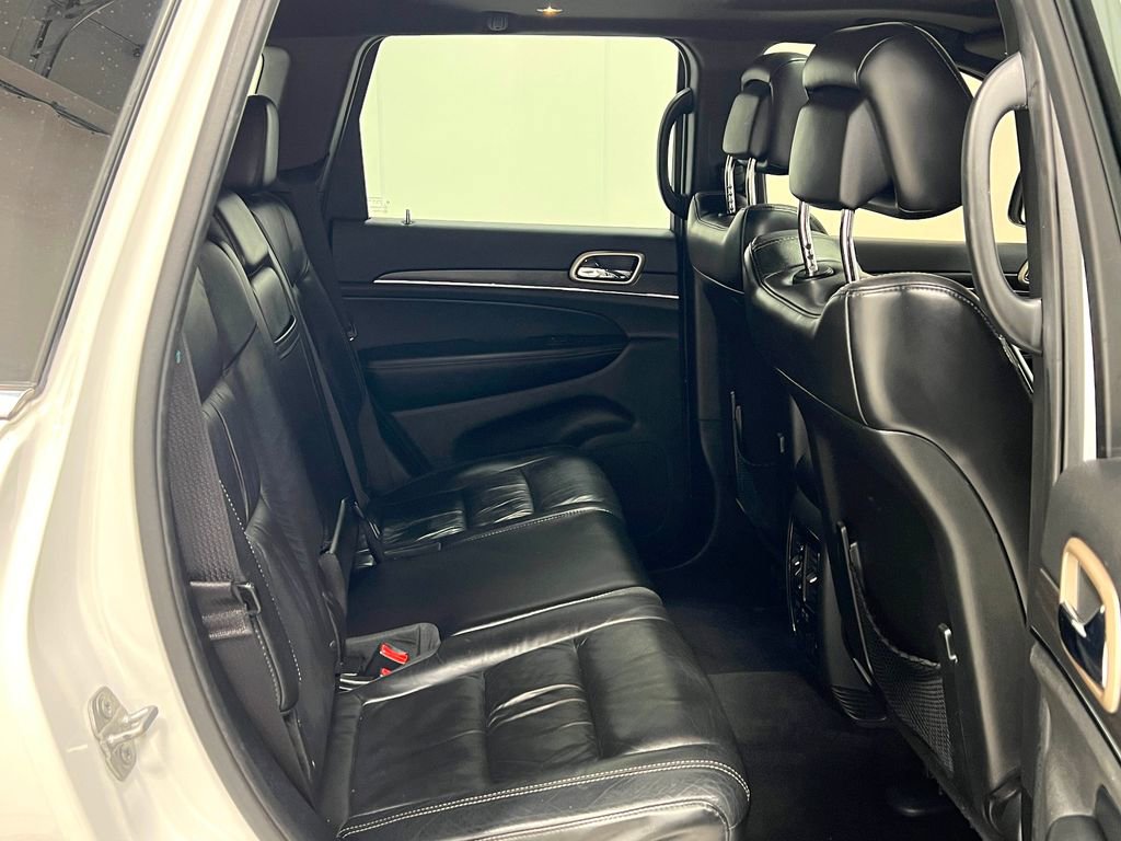 Used 2016 Jeep Grand Cherokee Limited AWD/4WD image 32