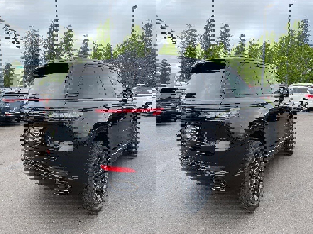 New 2025 Jeep Grand Cherokee Summit w/ Adv Protech Group IV image 4