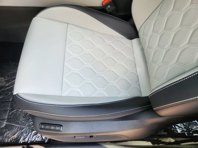 New 2026 Volkswagen Tiguan SEL R-Line AWD/4WD image 22