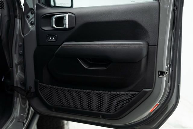 Used 2023 Jeep Wrangler Unlimited Rubicon 392 w/ Trailer Tow Package image 31