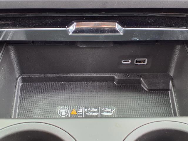 New 2026 GMC Yukon Denali Ultimate AWD/4WD image 9