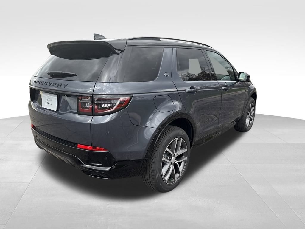 New 2025 Land Rover Discovery Sport Dynamic SE image 6