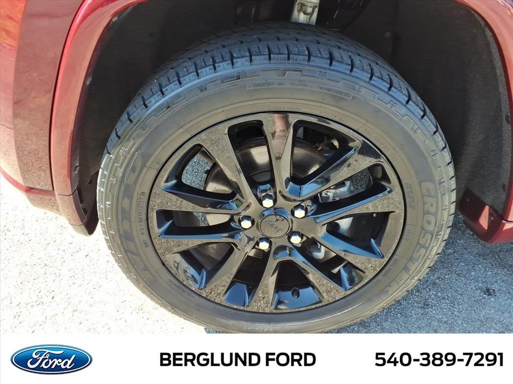Used 2018 Jeep Grand Cherokee Altitude AWD/4WD image 11