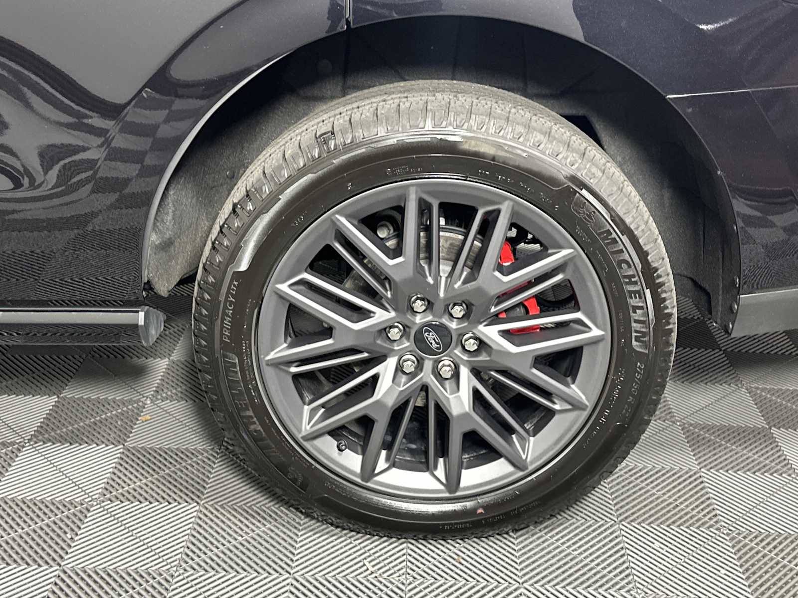 Used 2025 Ford Expedition Platinum w/ Stealth Performance Package image 23