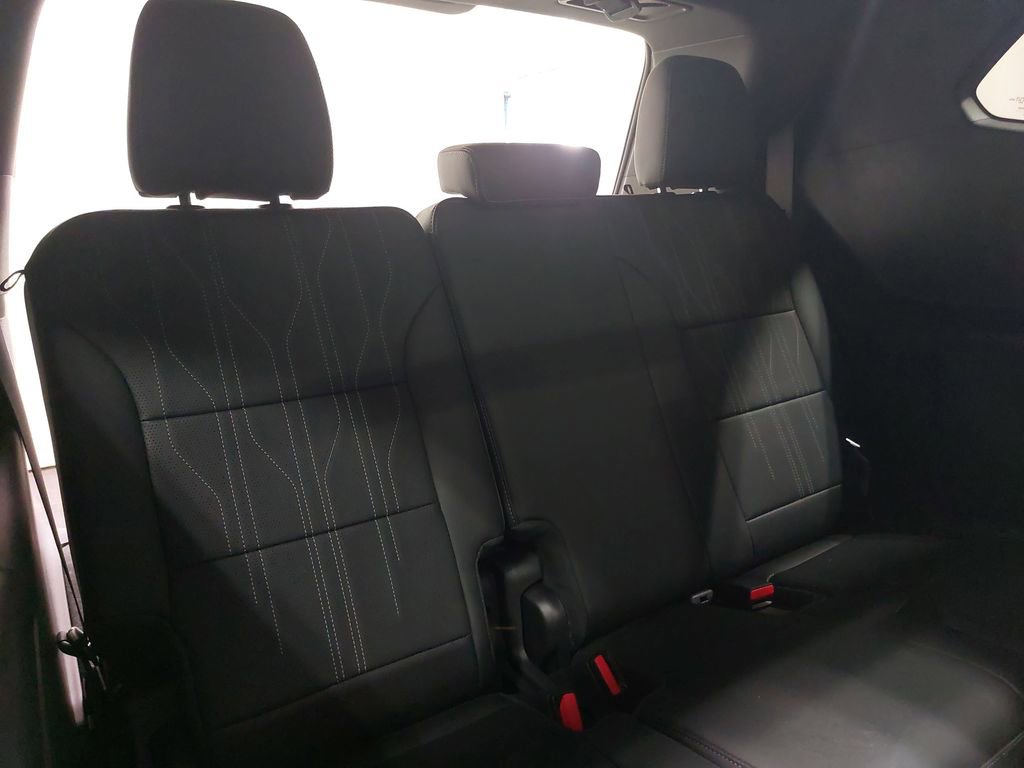 Used 2025 Buick Enclave Avenir w/ Super Cruise Package image 12