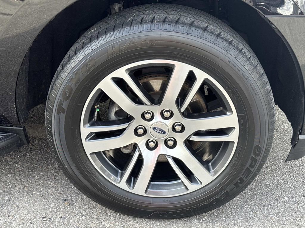 Used 2024 Ford Expedition Limited RWD image 4