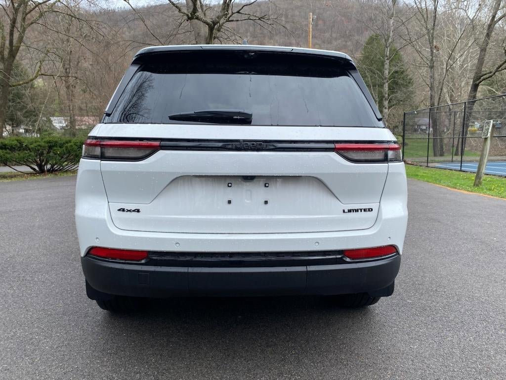 New 2024 Jeep Grand Cherokee Limited w/ Luxury Tech Group II AWD/4WD image 5