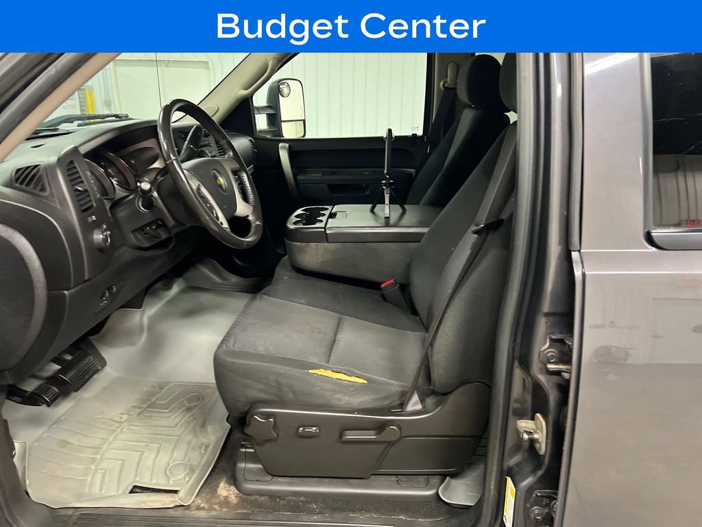 Used 2011 Chevrolet Silverado 3500 LT w/ Interior Plus Package AWD/4WD image 12