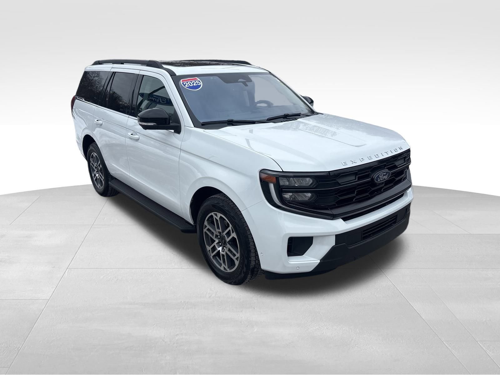 Used 2025 Ford Expedition Active image 10