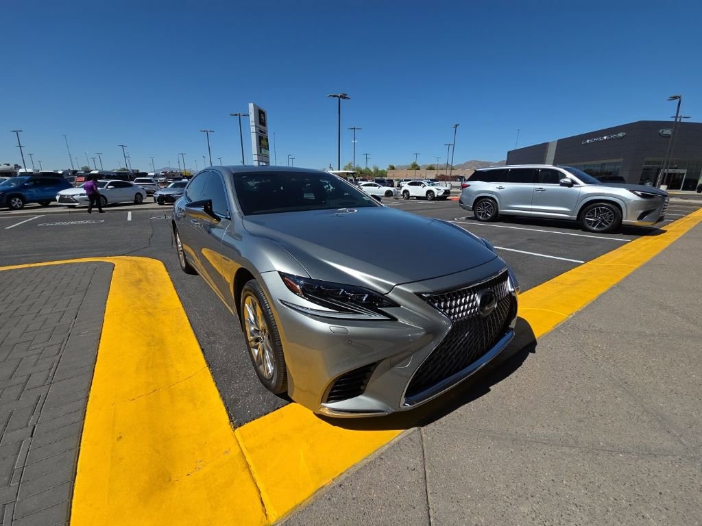 Used 2018 Lexus LS 500 w/ Interior Upgrade Package RWD image 3