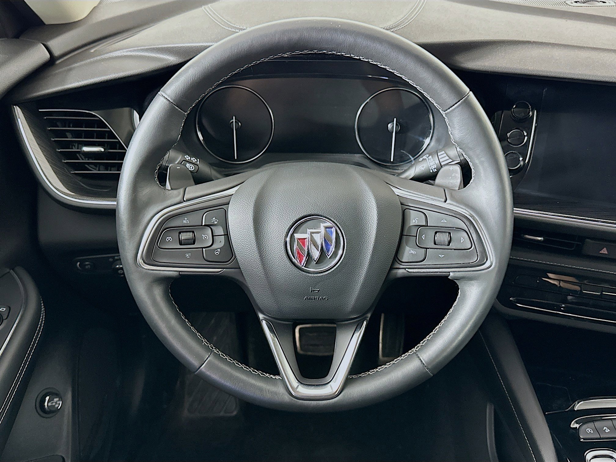 Used 2023 Buick Envision Preferred w/ Sport Touring Package image 18