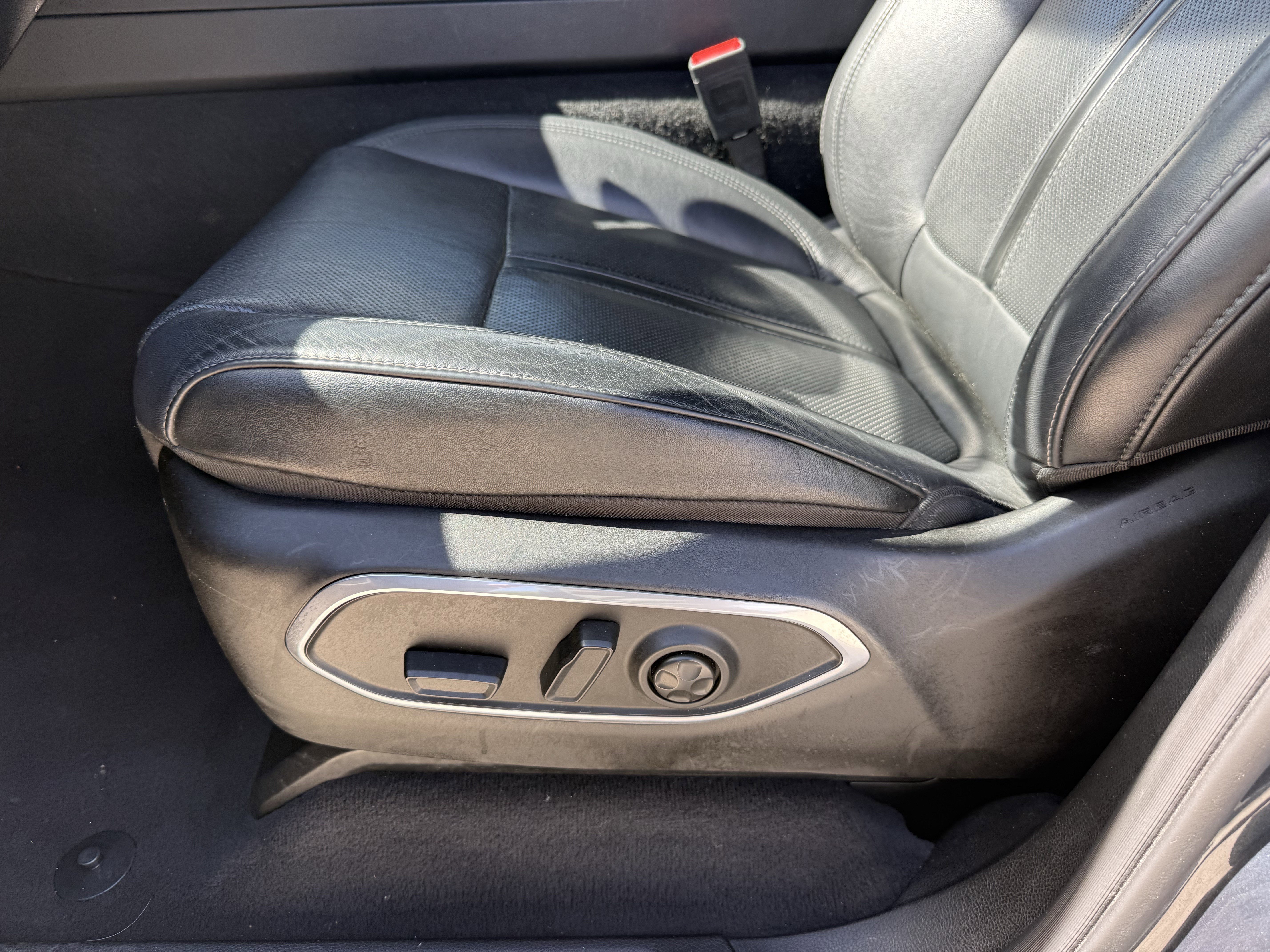 Used 2024 Jeep Wagoneer Series II RWD image 28