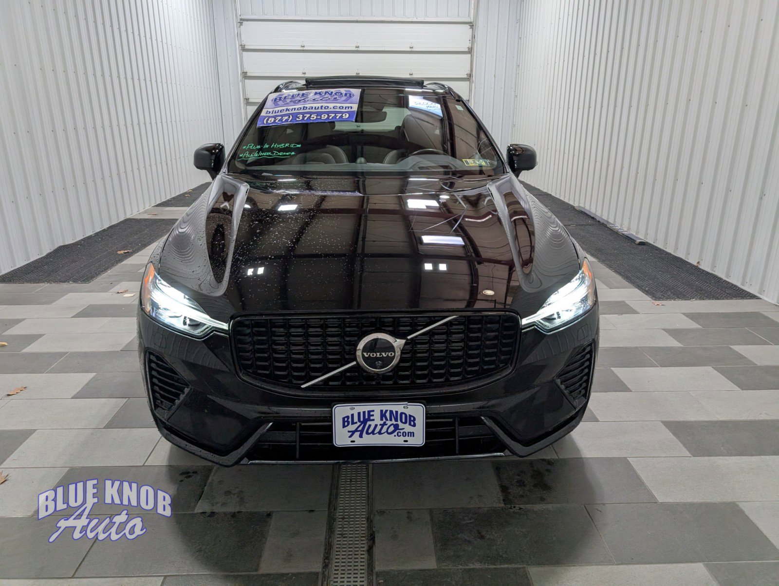 Used 2022 Volvo XC60 T8 R-Design w/ Advanced Package image 6