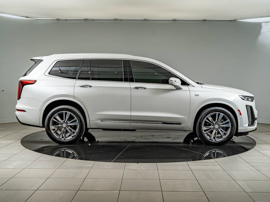 Used 2025 Cadillac XT6 Premium Luxury w/ Technology Package AWD/4WD image 4