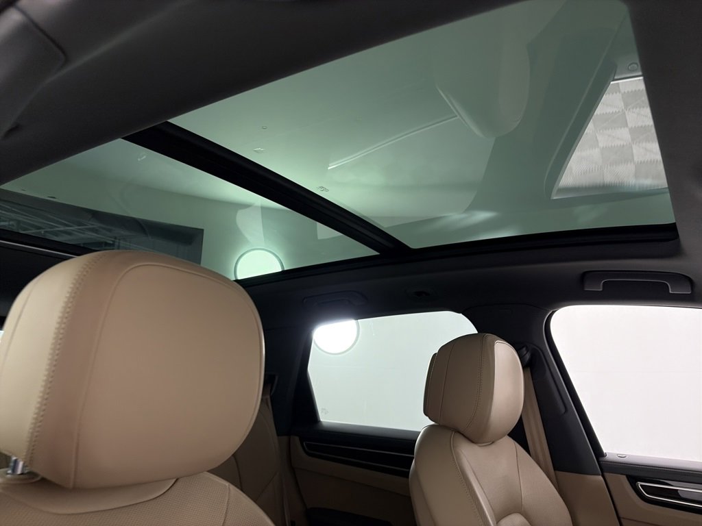 Used 2020 Porsche Cayenne S image 30