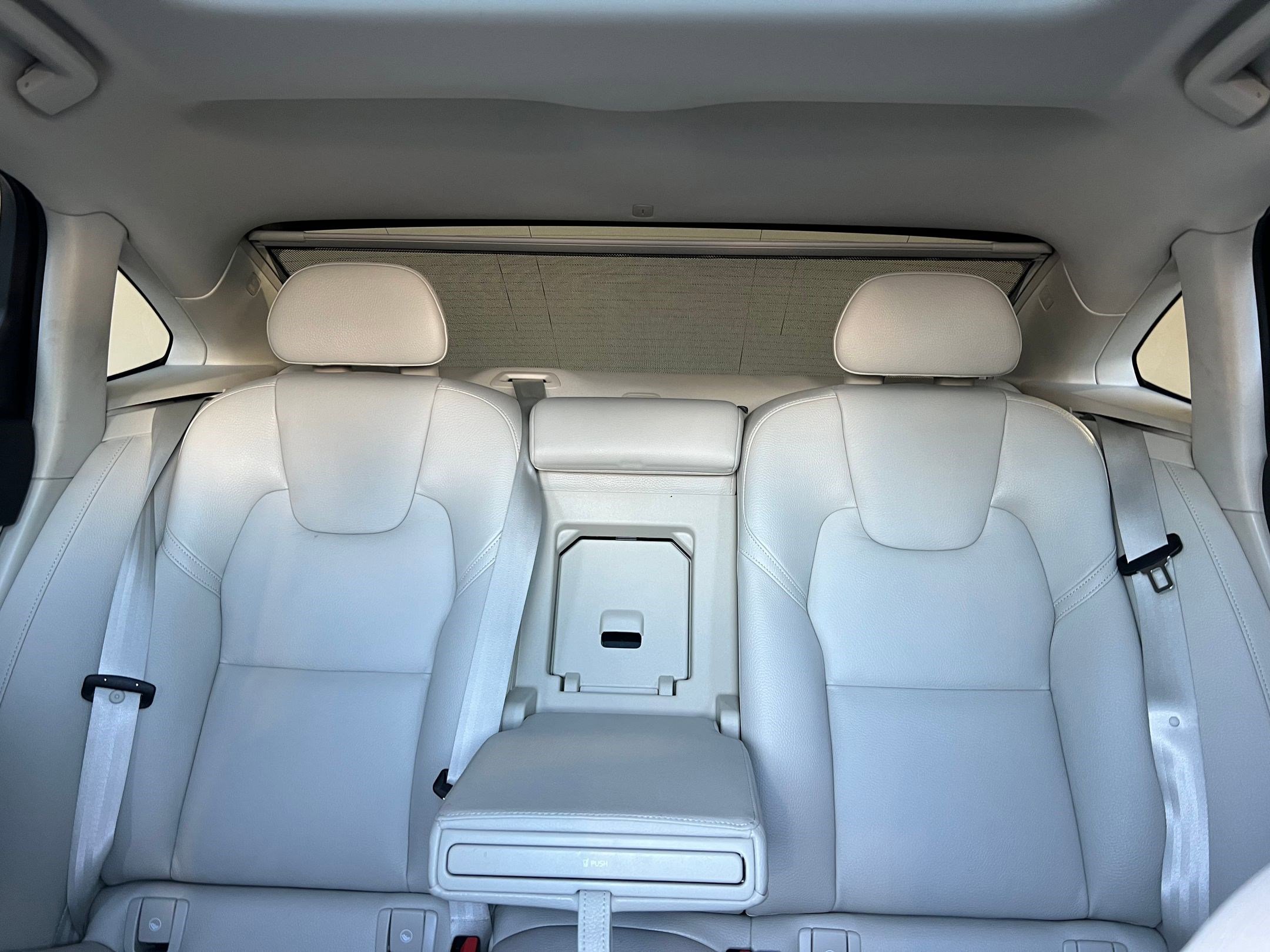 Used 2025 Volvo S90 B6 Plus image 31