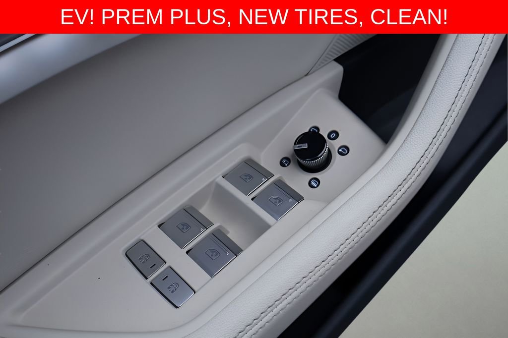 Used 2024 Audi Q8 e-tron Premium Plus w/ Premium Plus Package AWD/4WD image 10