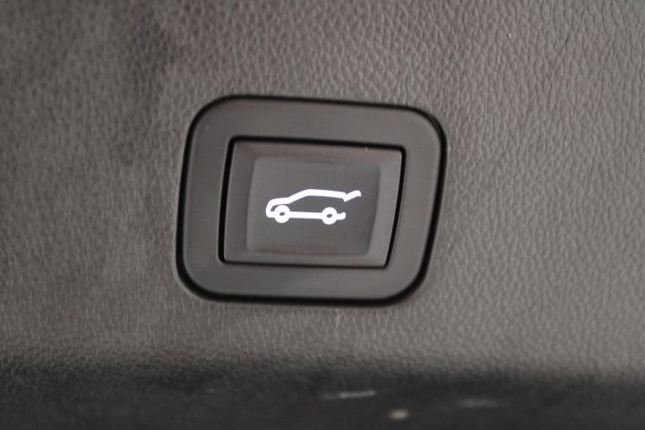 Certified 2025 Chevrolet Suburban Z71 image 17