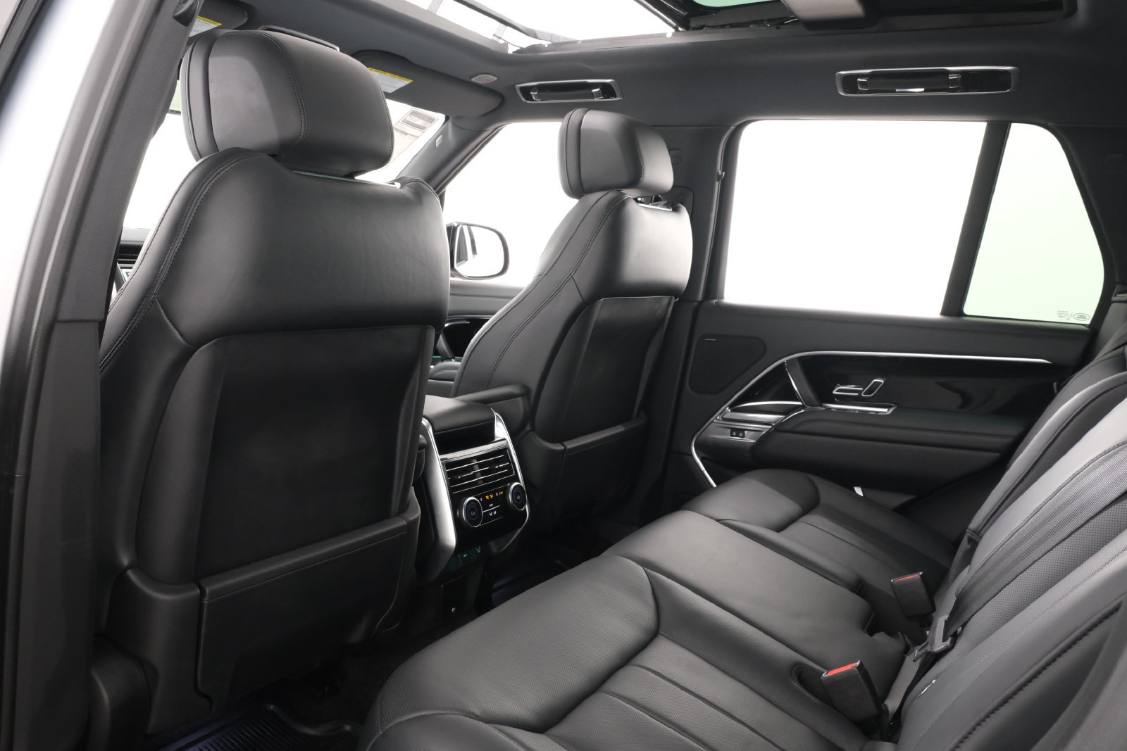 Used 2023 Land Rover Range Rover SE AWD/4WD image 33