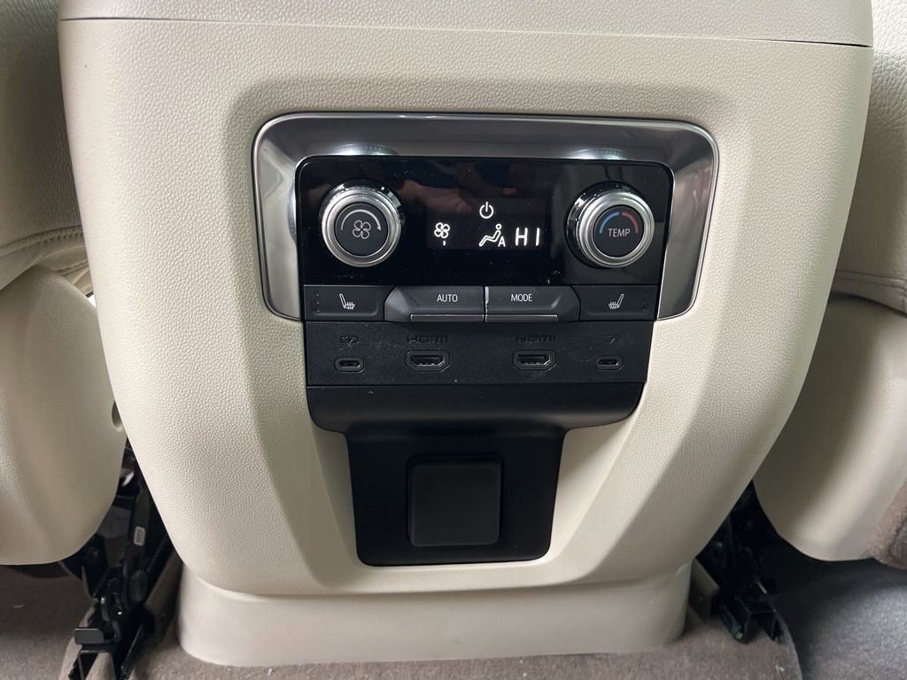 New 2026 GMC Yukon Denali w/ Denali Reserve Package AWD/4WD image 25