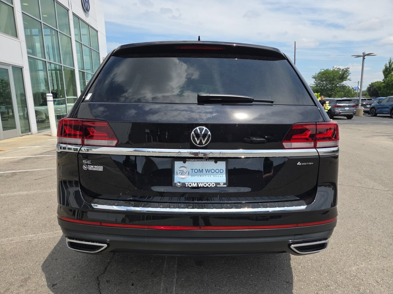 Used 2023 Volkswagen Atlas SE AWD/4WD image 7