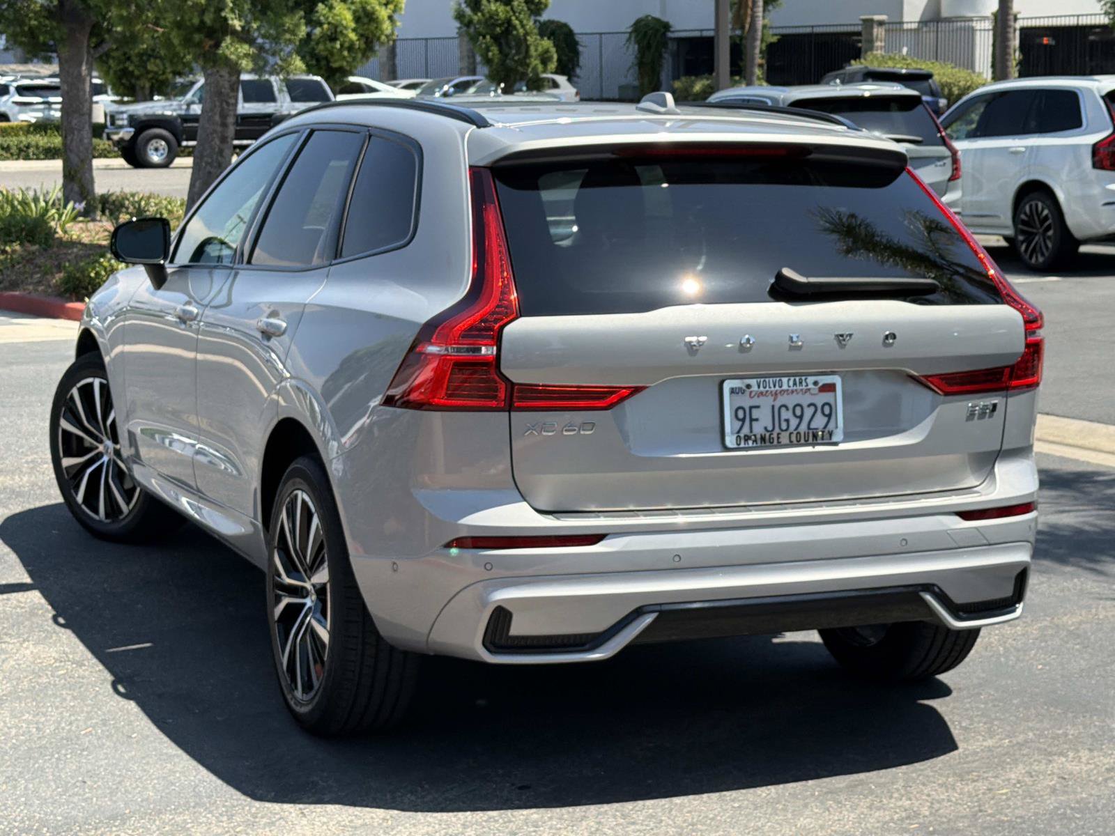 Certified 2024 Volvo XC60 B5 Plus w/ Protection Package Premier AWD/4WD image 7