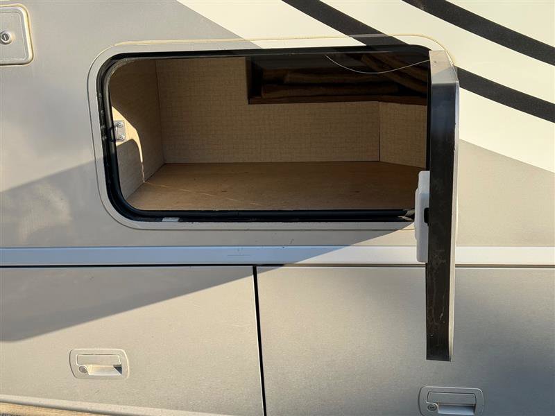 Used 2015 Mercedes-Benz Sprinter 3500 image 20