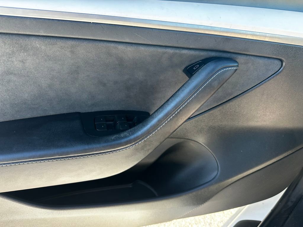 Used 2023 Tesla Model 3 Standard Range image 47