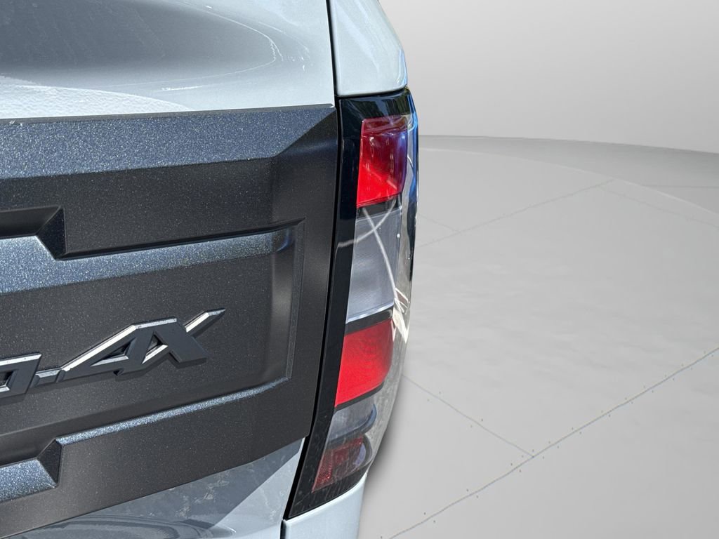 Used 2025 Nissan Frontier PRO-4X w/ Pro Premium Package image 19